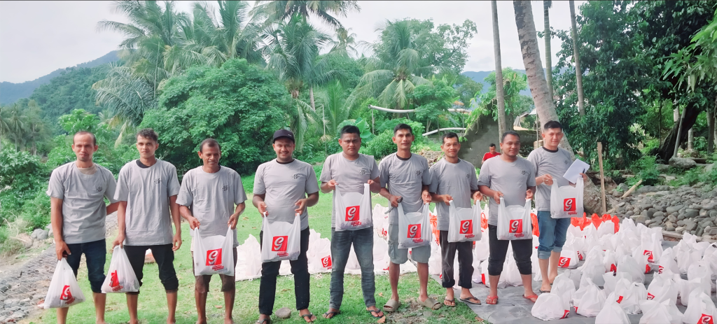 Panitia qurban yang disponsori PT. Gudang Garam.